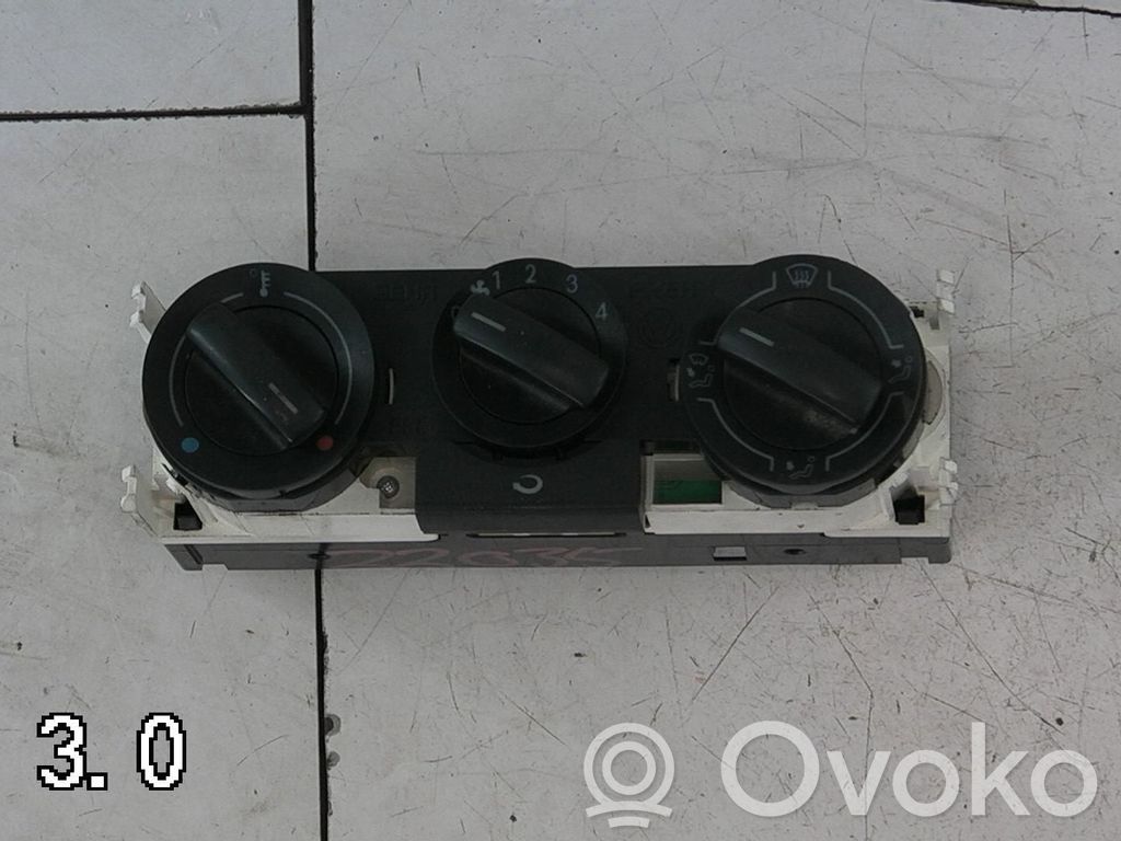 Volkswagen Polo IV 9N3 Unitate control climatizare 