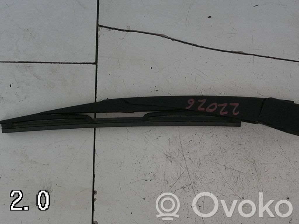 Peugeot 308 Front wiper blade arm 