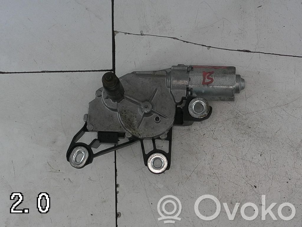 Volkswagen Polo IV 9N3 Silniczek wycieraczki szyby tylnej