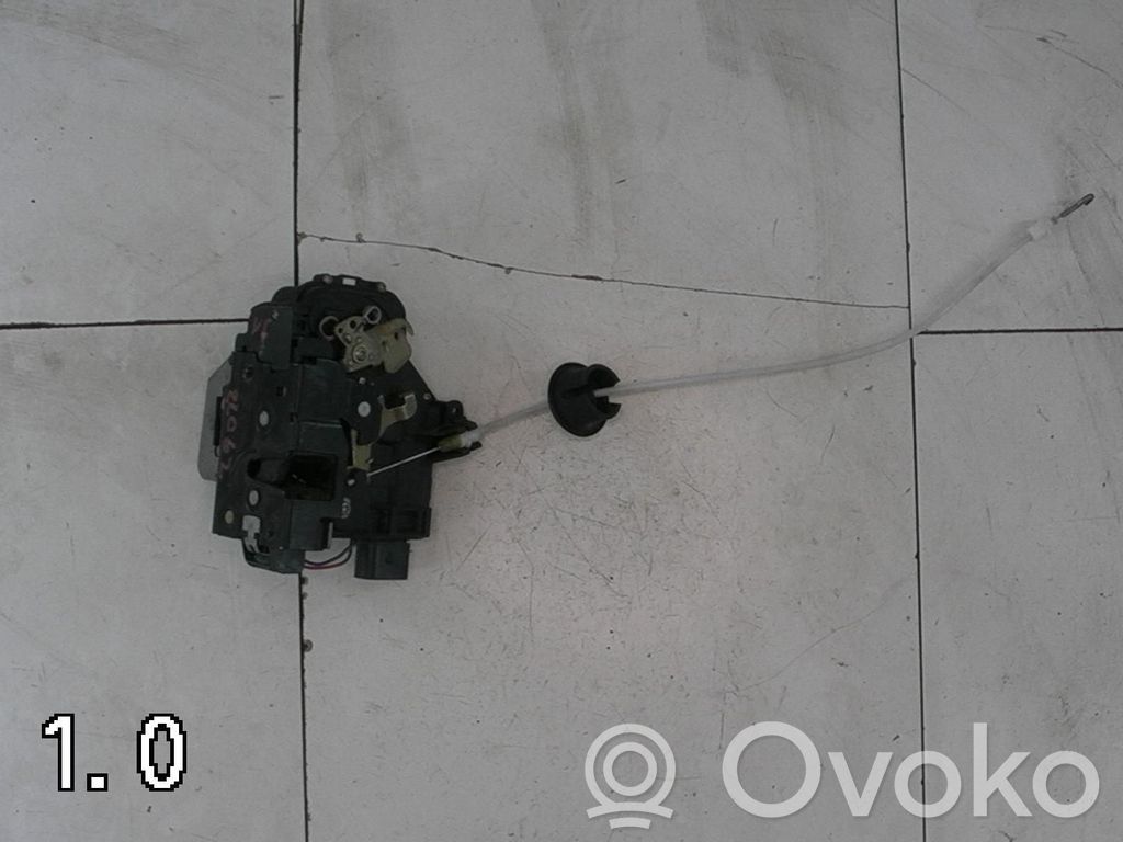 Audi A4 S4 B6 8E 8H Centrālās atslēgas motoriņš 