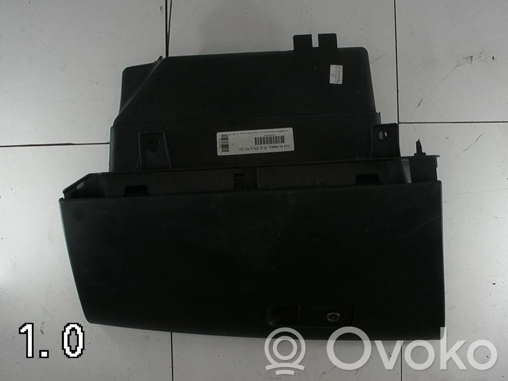 Volvo XC60 Compartimiento/consola central del panel 