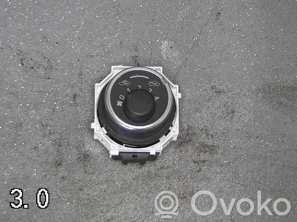 Toyota Yaris Climate control unit 