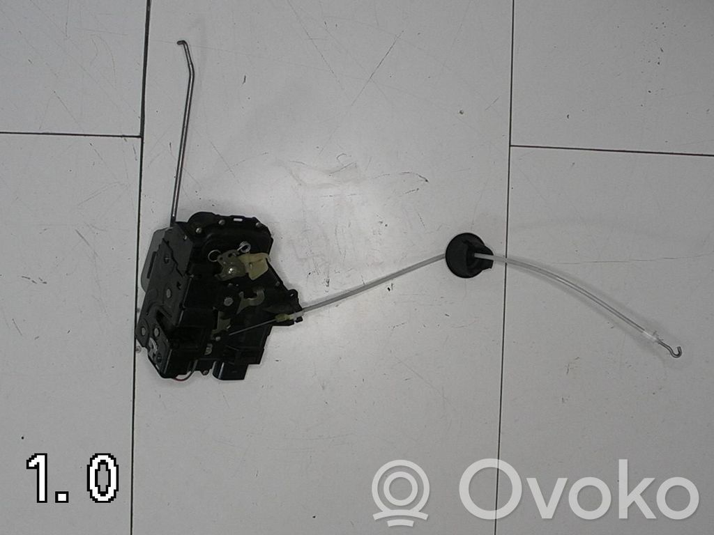 Audi A4 S4 B6 8E 8H Centrālās atslēgas motoriņš 