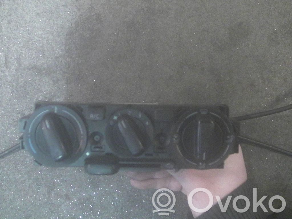 Volkswagen Up Climate control unit 