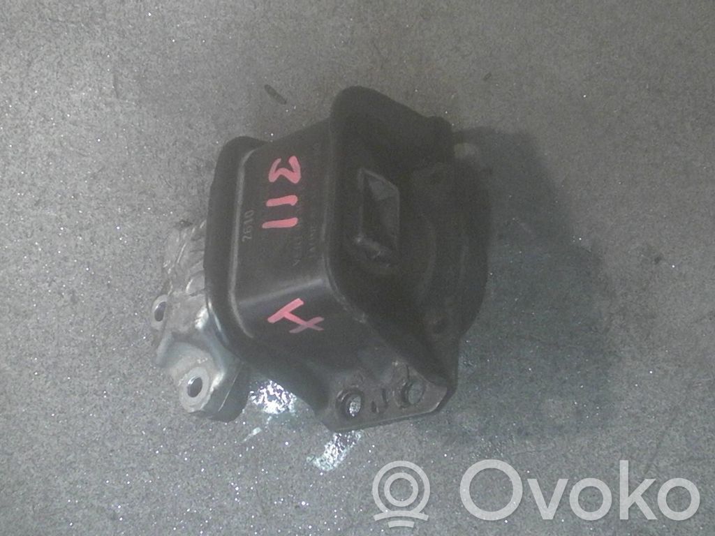 Peugeot 308 Engine mount bracket 