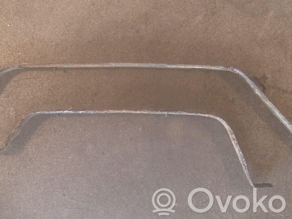 Mazda 2 Polttoainesäiliön kannake 