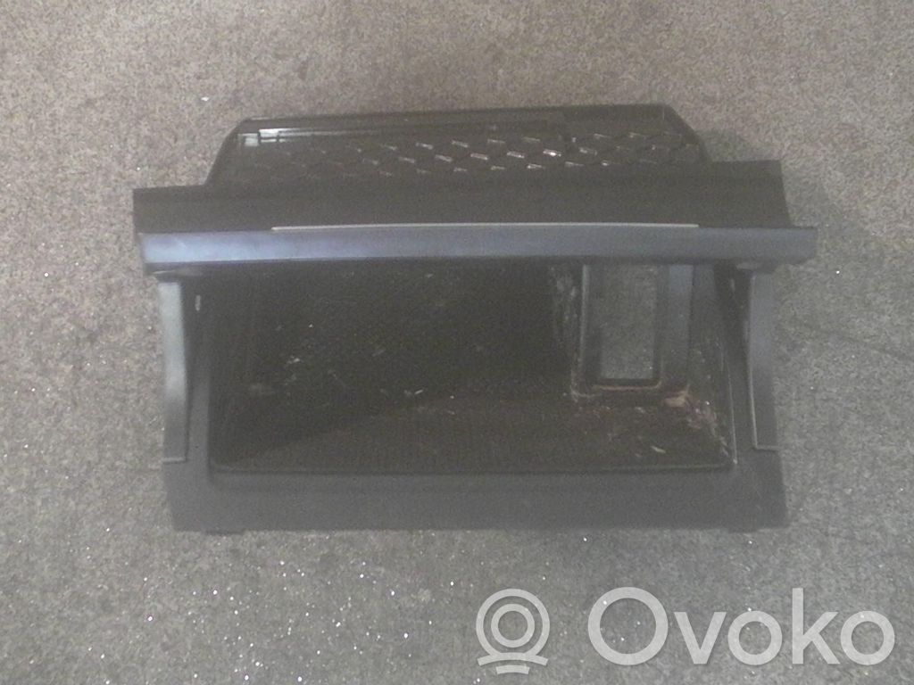 Volkswagen Golf VII Schowek deski rozdzielczej 
