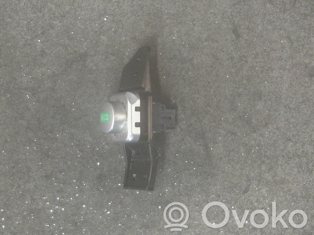 Nissan Note (E12) Light switch 