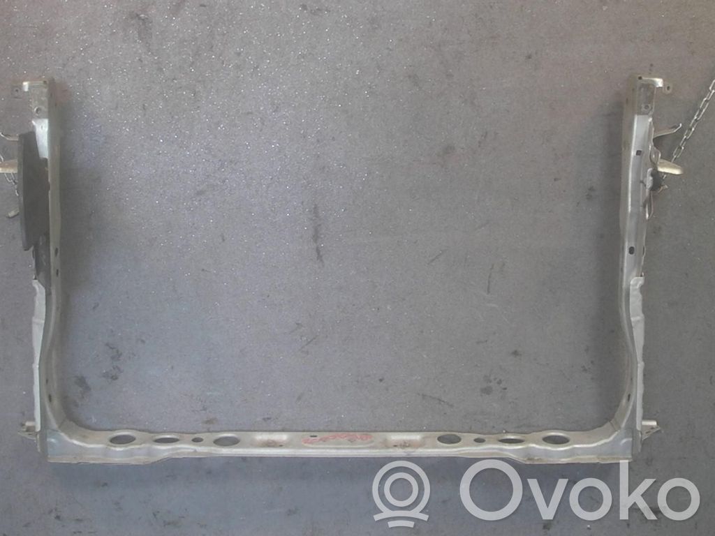 Toyota Auris 150 Pas przedni 