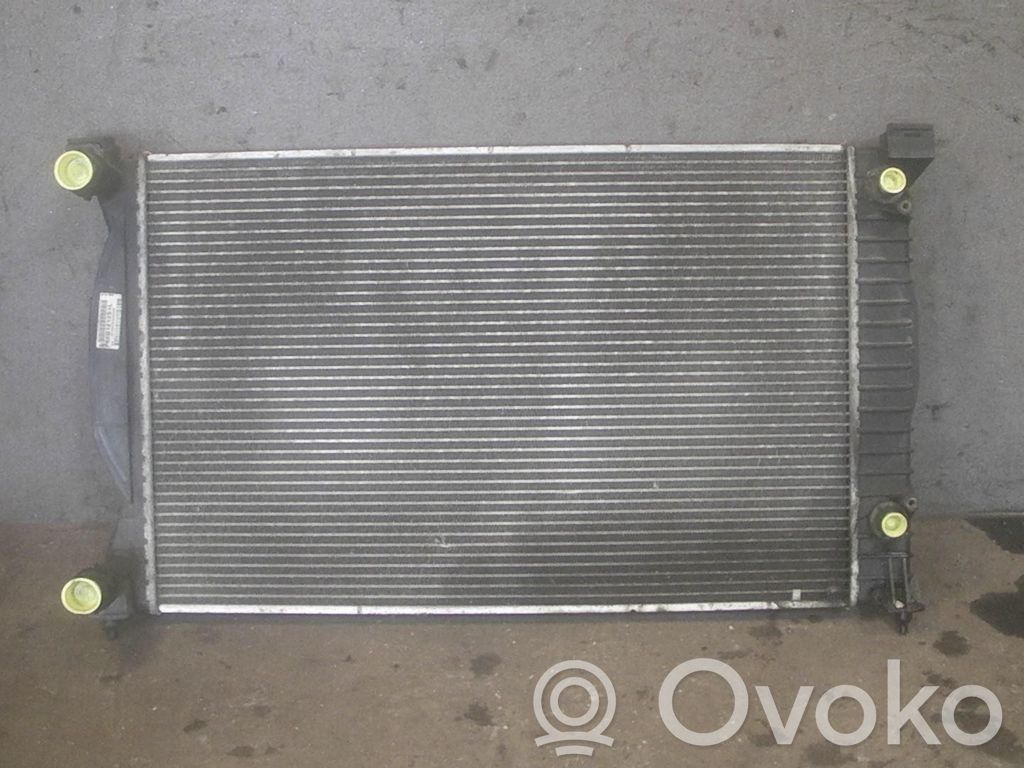Audi A4 S4 B7 8E 8H Aušinimo skysčio radiatorius 