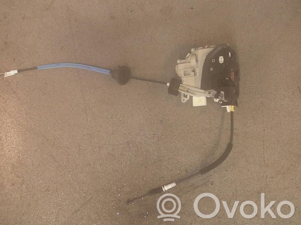 Audi A4 S4 B8 8K Centrālās atslēgas motoriņš 