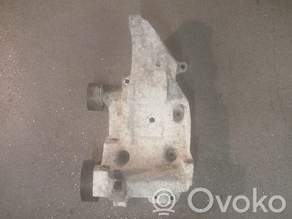 BMW 5 F10 F11 Supporto del generatore/alternatore 