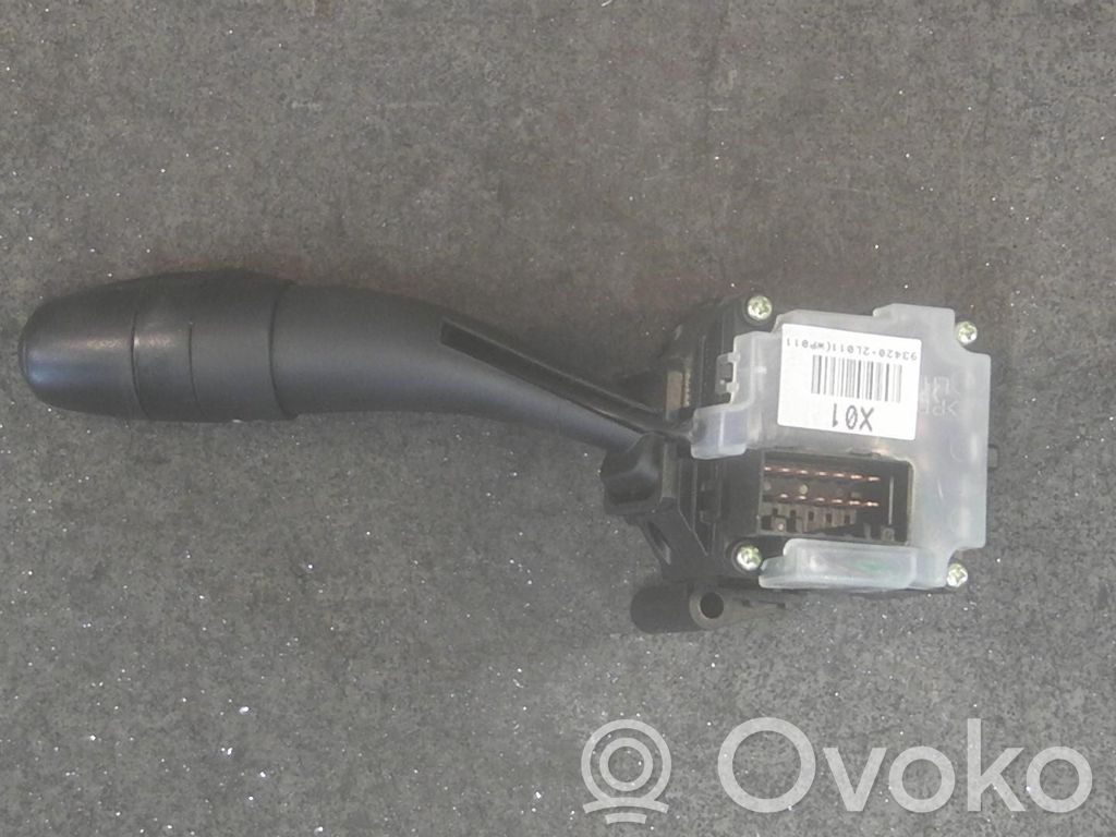 Hyundai i30 Bloc semnalizator și ștergător parbriz 