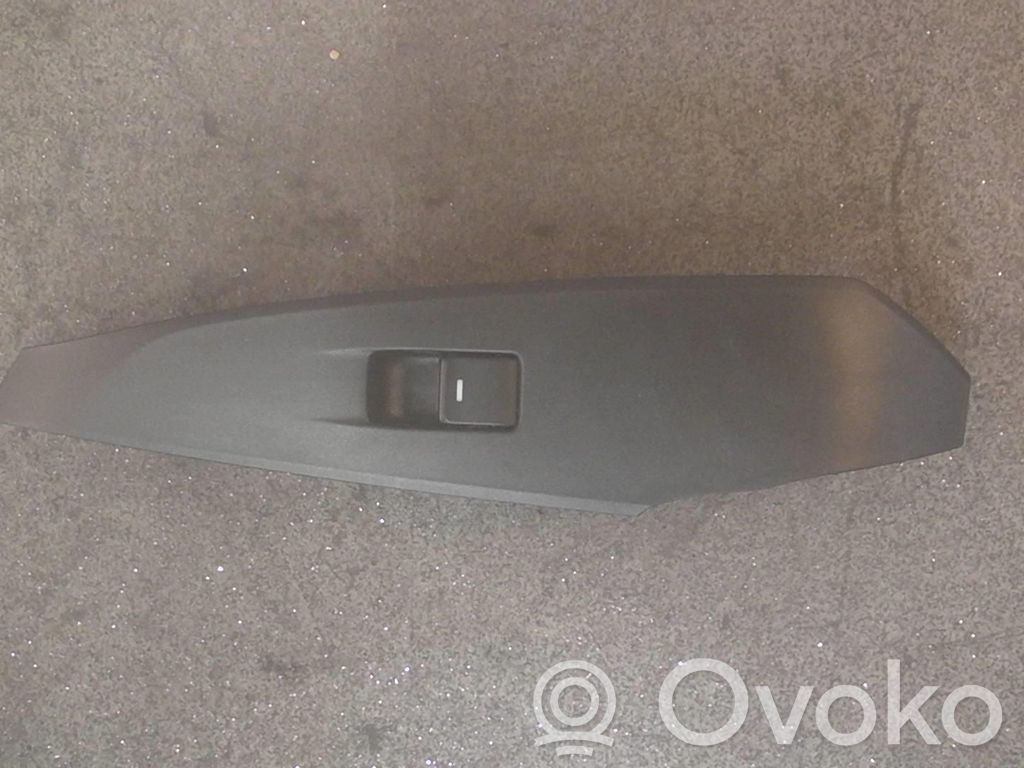 Electric window control switch   GKL266380A