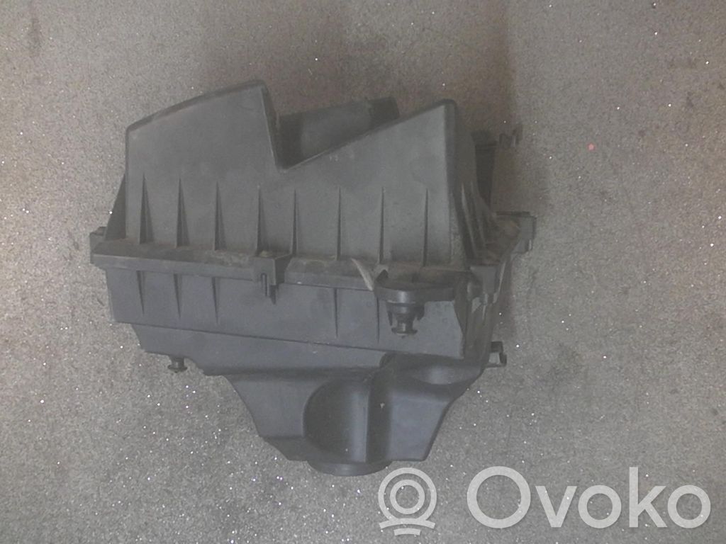 Air filter box