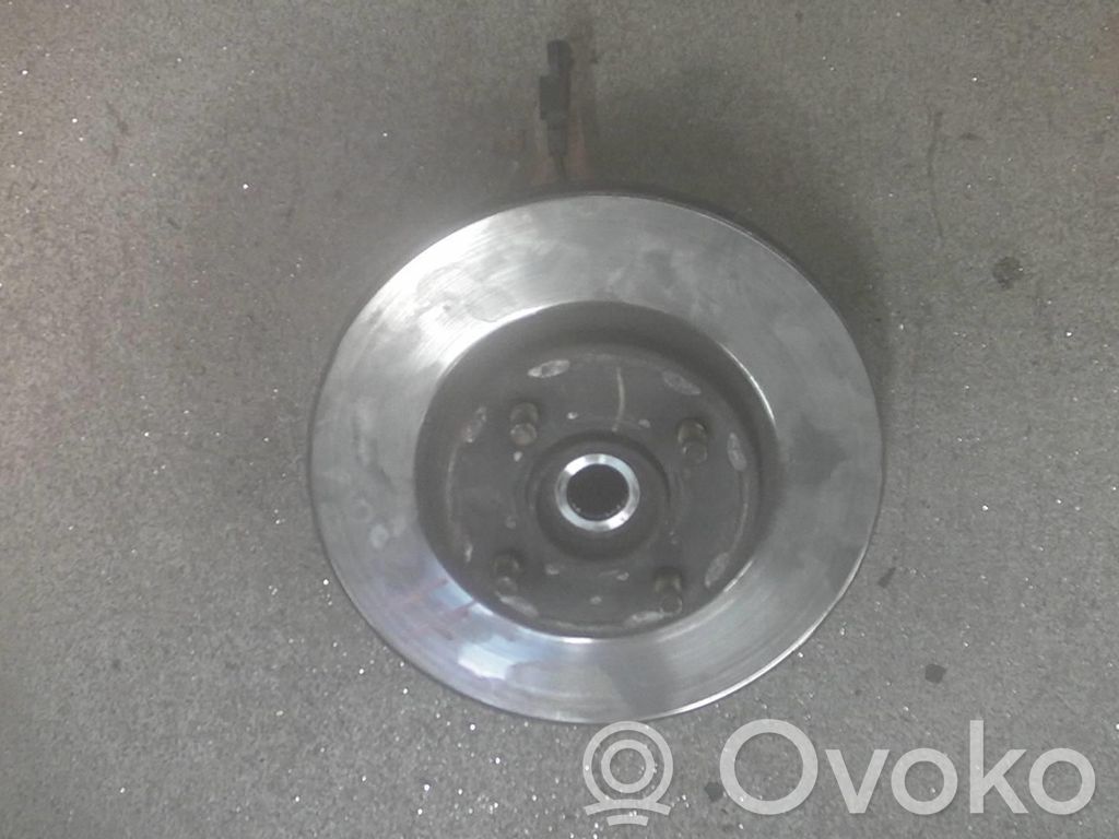 Nissan Micra Fuso a snodo con mozzo ruota anteriore 