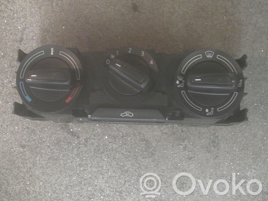 Skoda Fabia Mk3 (NJ) Panel klimatyzacji 