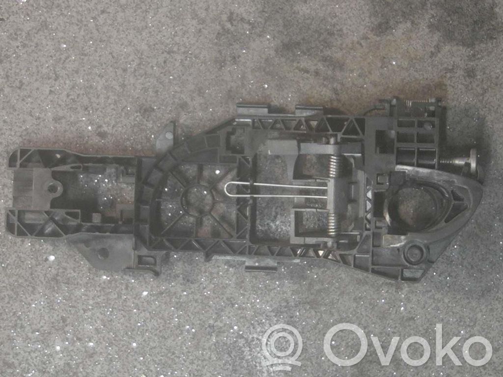Volkswagen PASSAT B6 Maniglia esterna per portiera anteriore