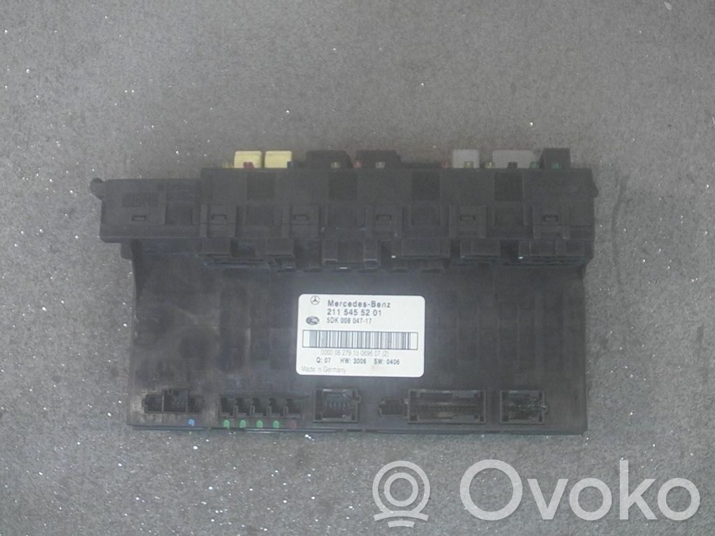 Mercedes-Benz CLS C219 Módulo de fusible 