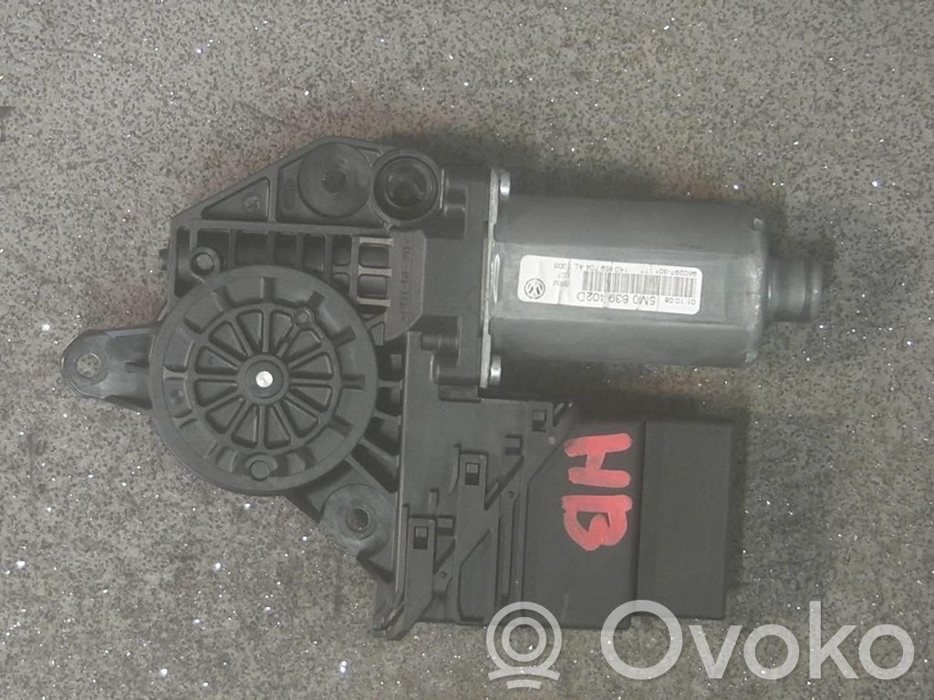 Motor del regulador de la ventanilla de la puerta delantera
