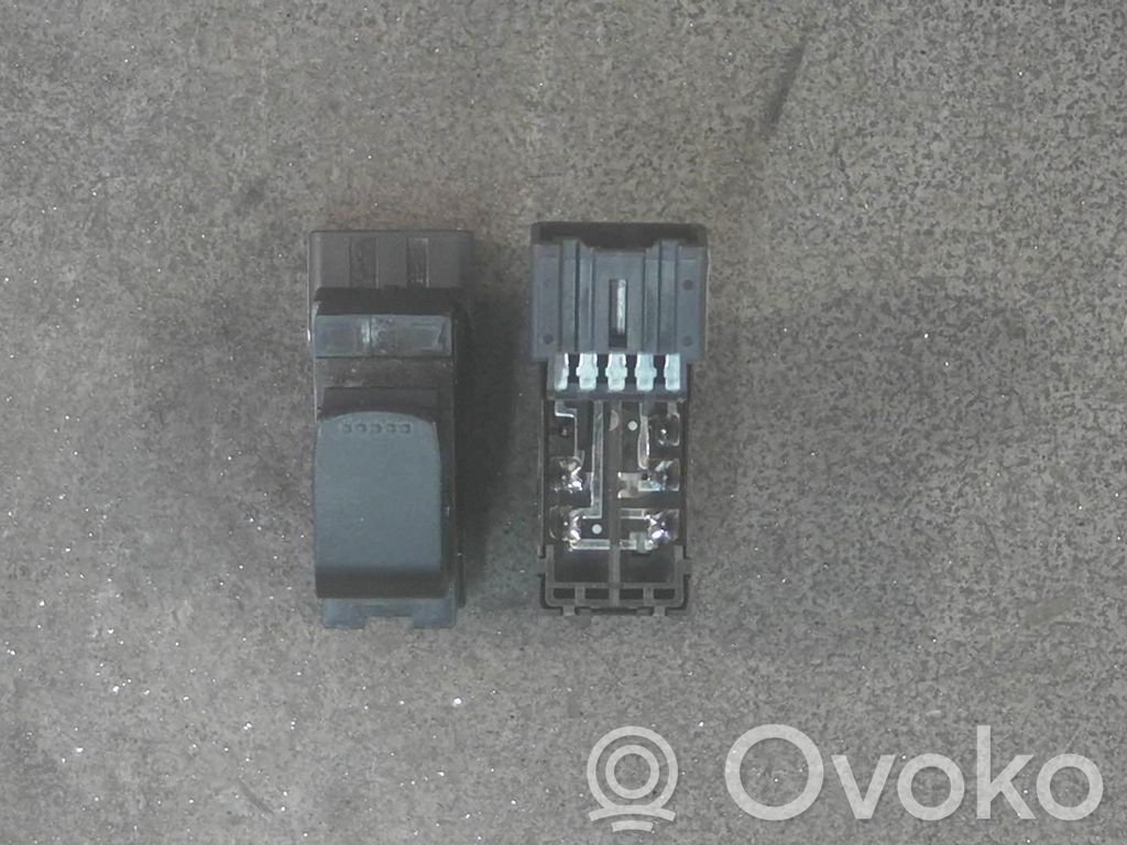 Suzuki SX4 Electric window control switch 