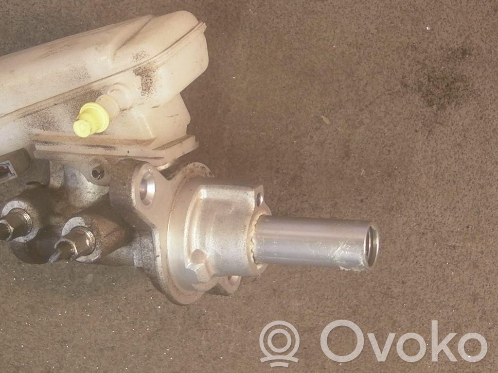 Master brake cylinder