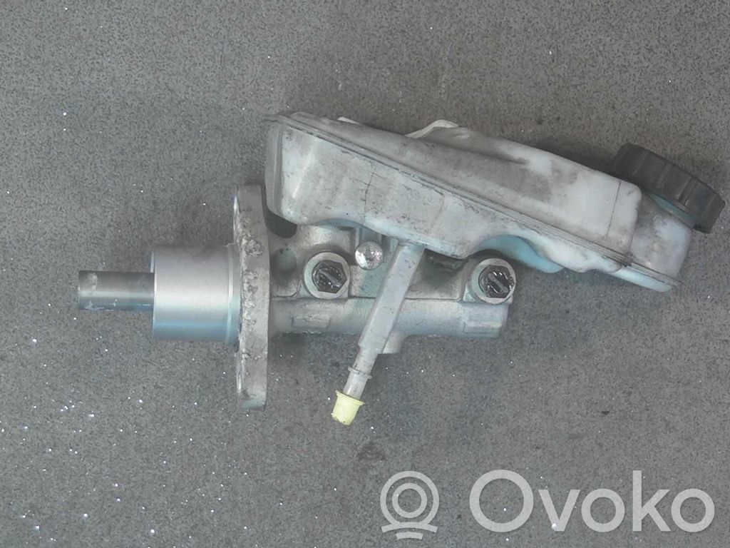 Master brake cylinder