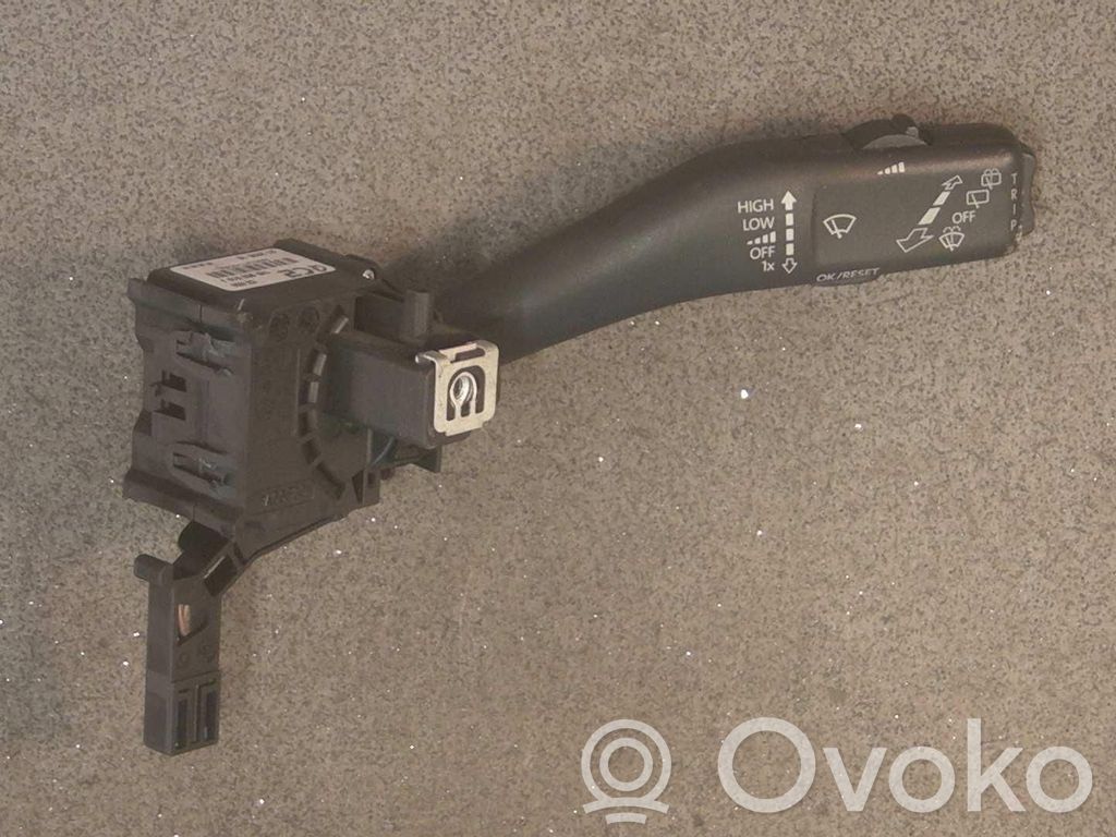 Skoda Octavia Mk2 (1Z) Commodo, commande essuie-glace/phare 
