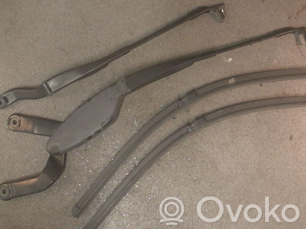 Mercedes-Benz E W211 Bras d'essuie-glace avant