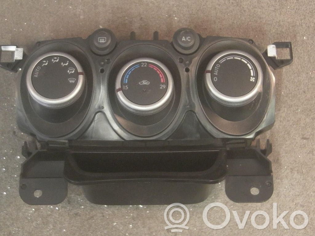 Mazda 2 Climate control unit 