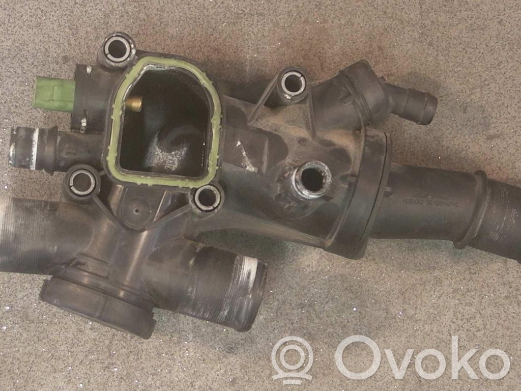 Peugeot 407 Termostat/carcasă termostat 