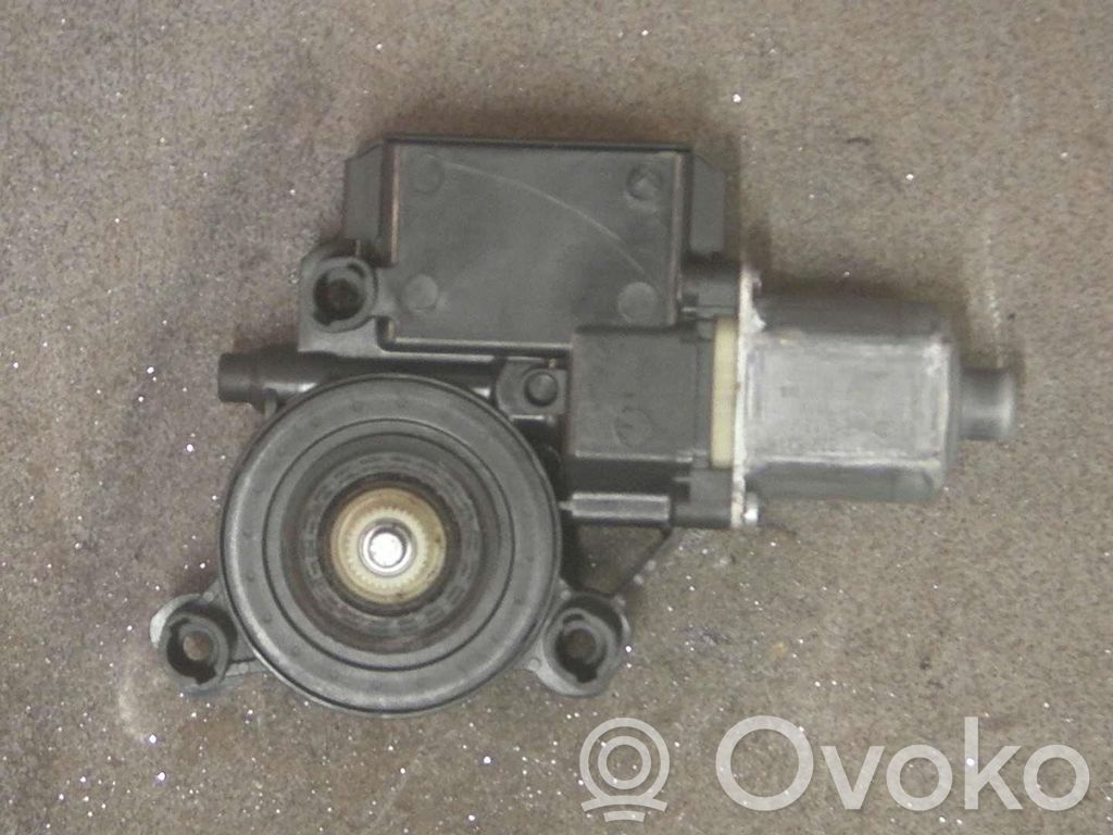 Volkswagen Polo V 6R Silnik regulatora szyby drzwi przednich 