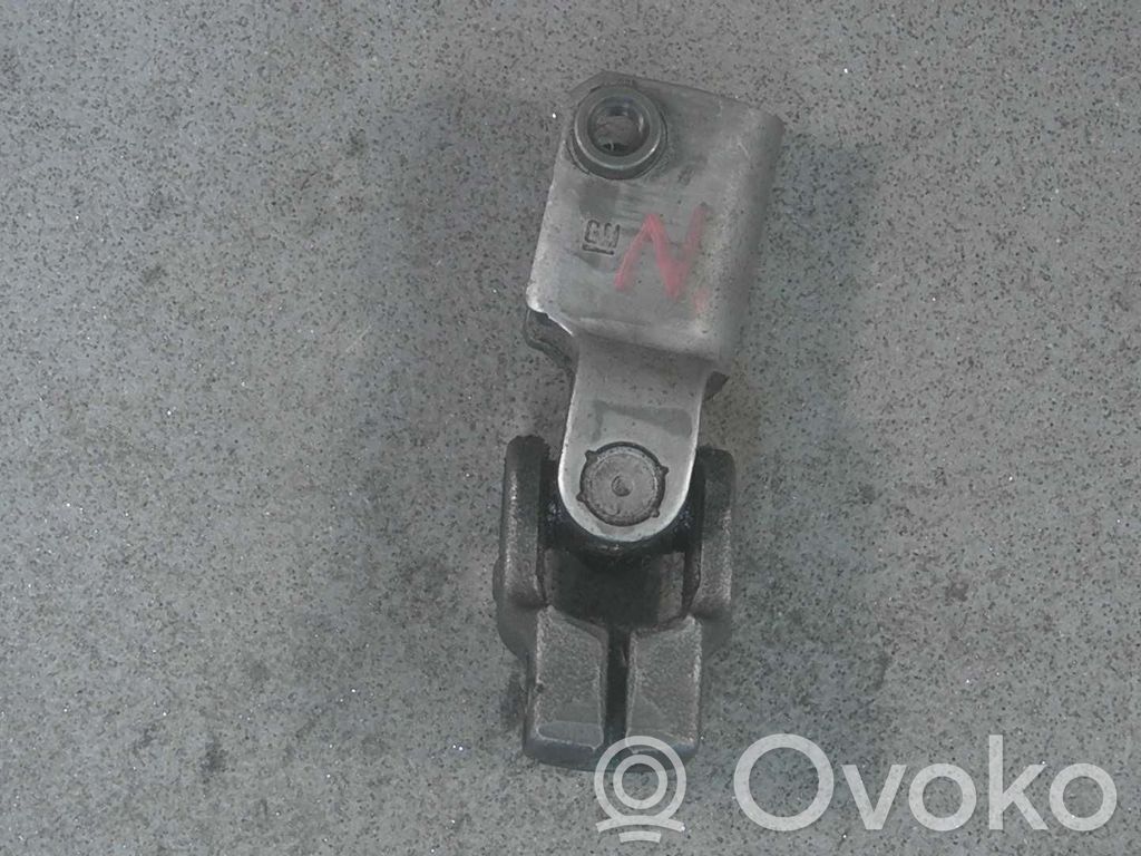 Opel Corsa D Крестовидная связь оси рулевого колеса 