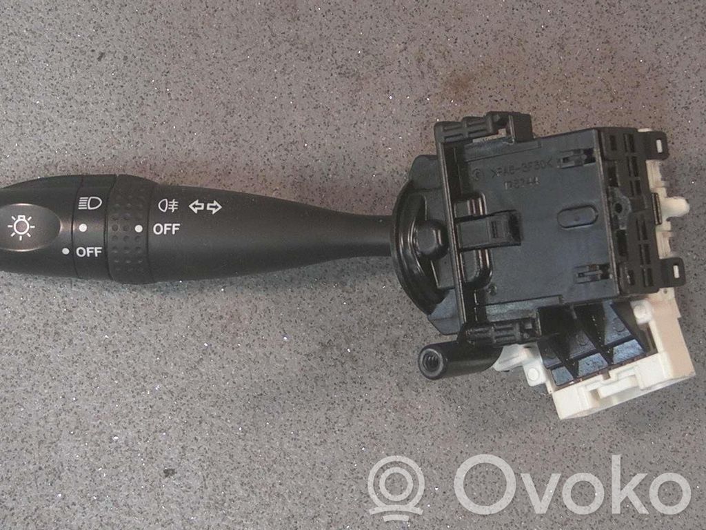 Suzuki Swift I Commodo, commande essuie-glace/phare 