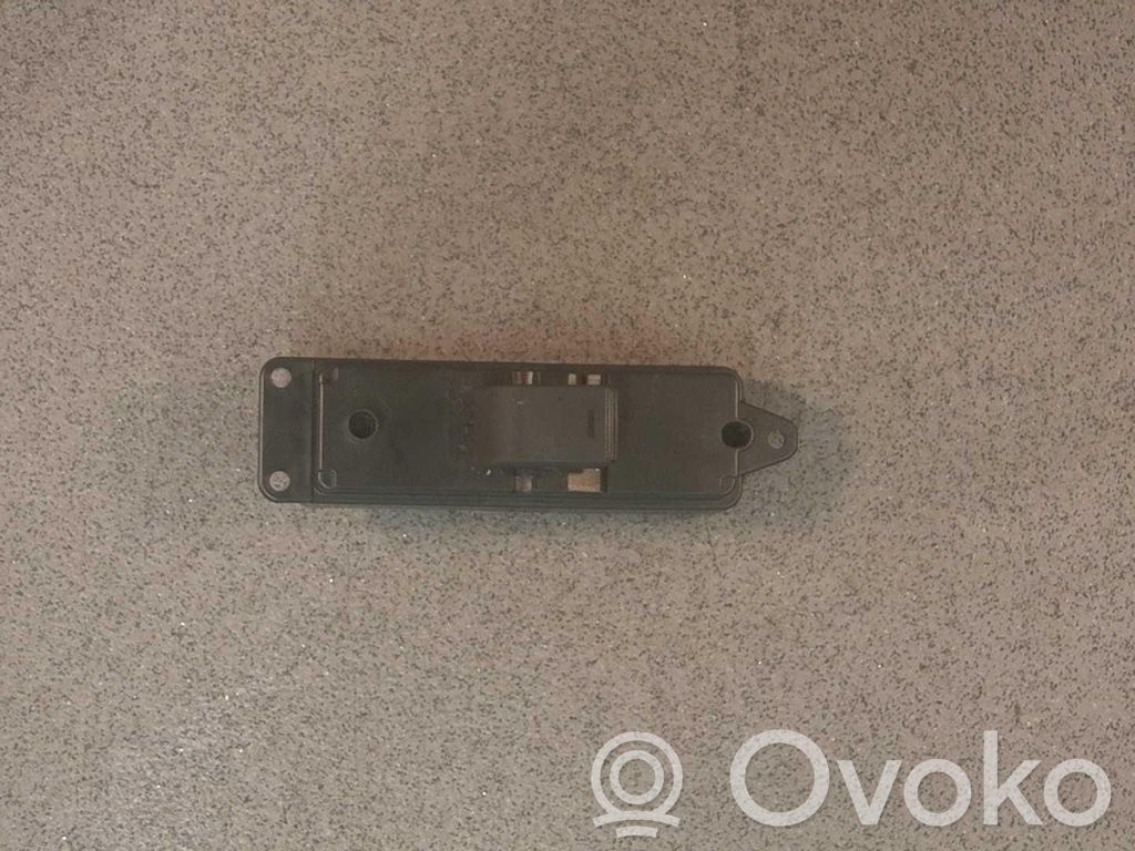 Interruptor del elevalunas eléctrico   GS1D66370