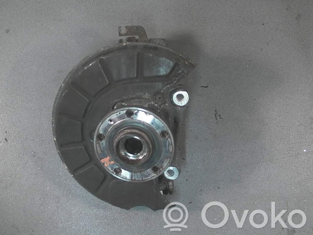 Volkswagen PASSAT B6 Zwrotnica koła przedniego 