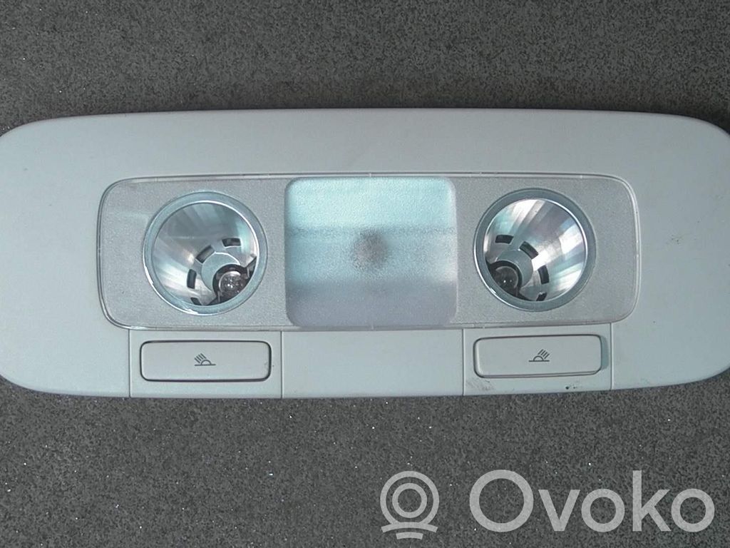 Volkswagen PASSAT B6 Etuistuimen valo 
