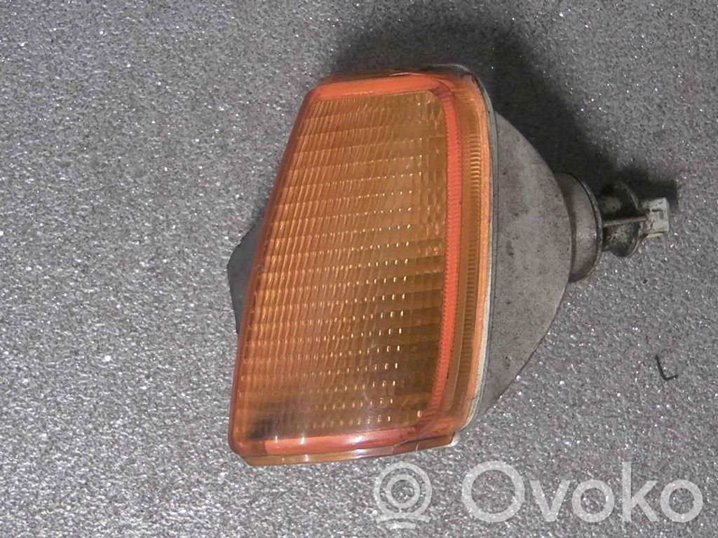 Volkswagen Polo II 86C 2F Front indicator light 
