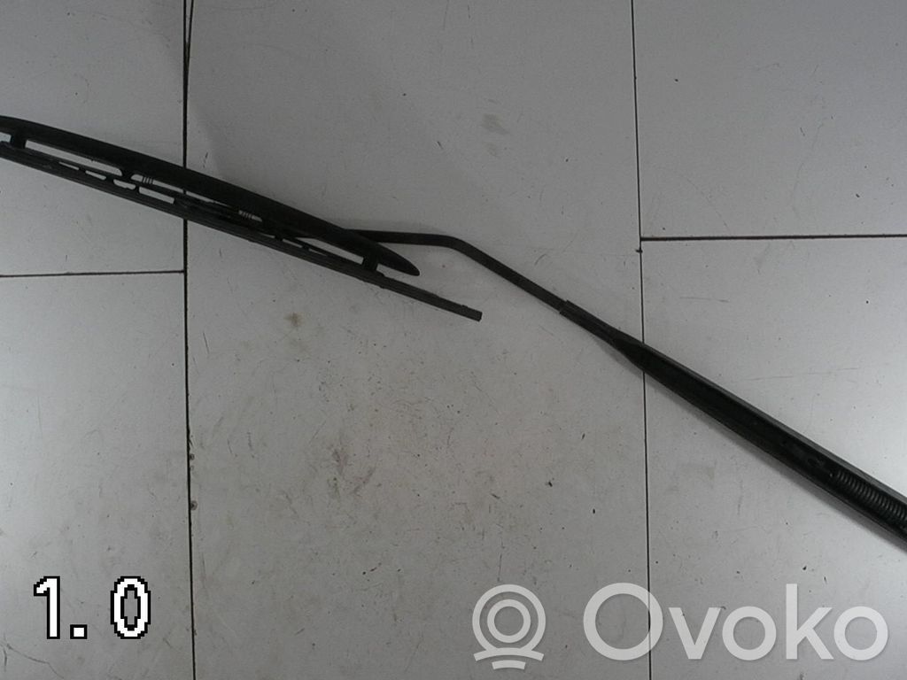 Front wiper blade arm
