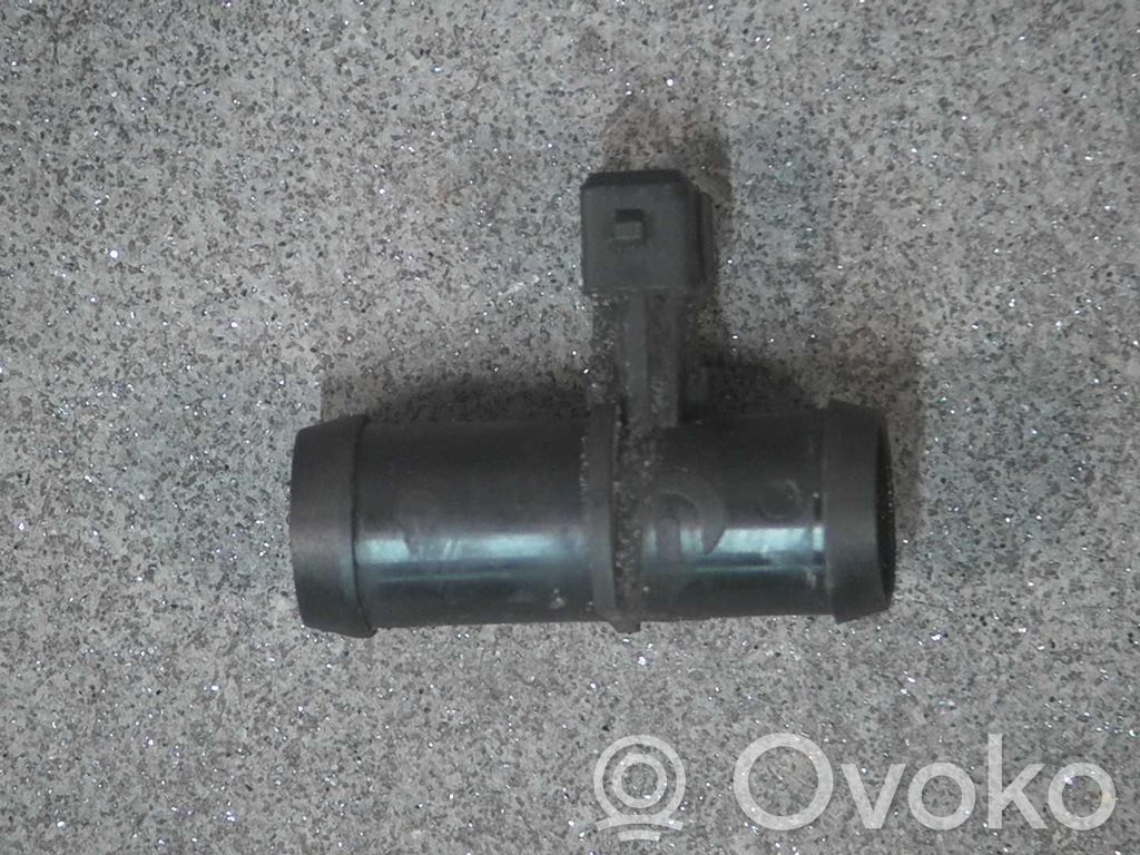 Engine coolant pipe/hose