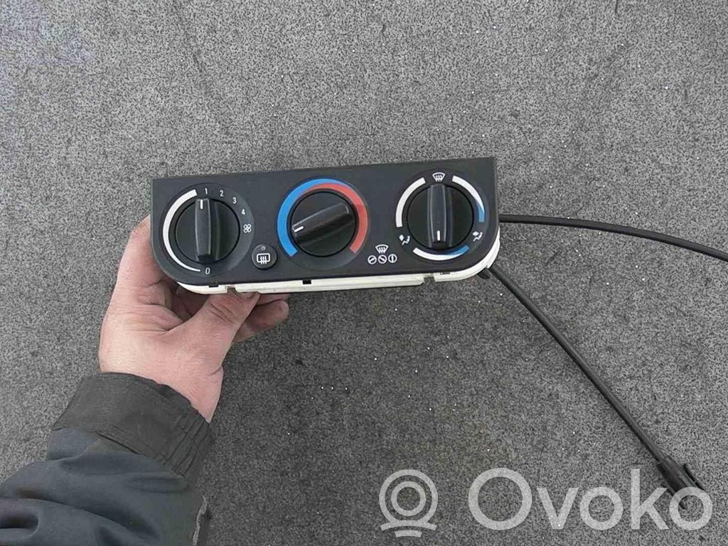 BMW 3 E36 Climate control unit 