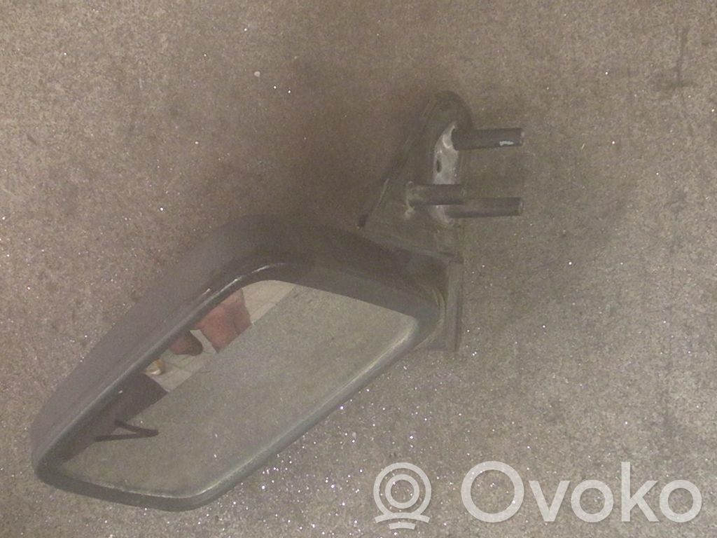 Nissan King Cab Veidrodėlio dalys 