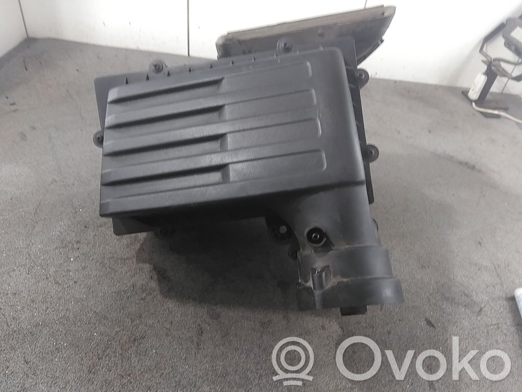 Volkswagen PASSAT B8 Cutie filtru aer 