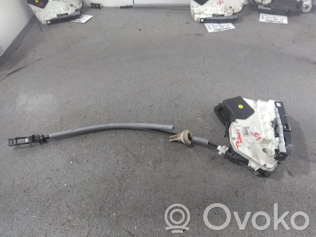 Volkswagen PASSAT B8 Keskuslukituksen moottori 