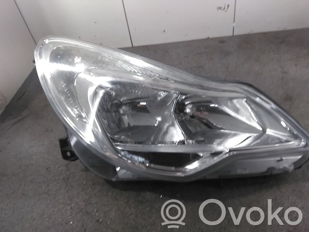 Opel Corsa D Priekinis žibintas 