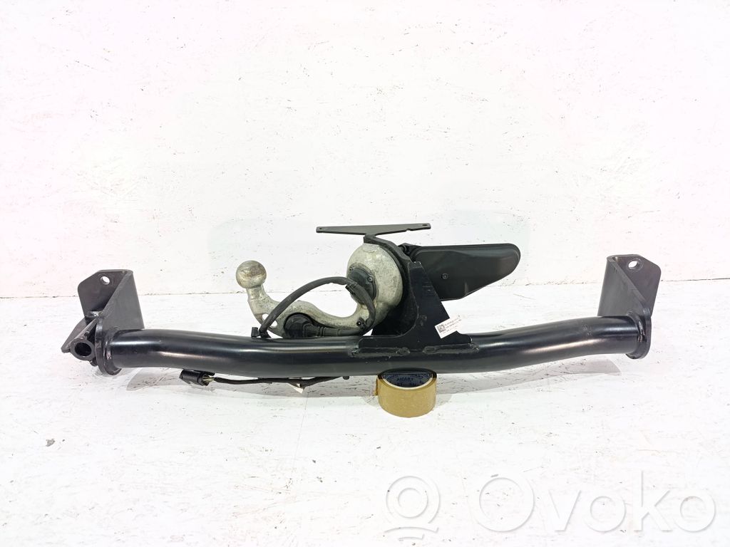BMW X1 U11 Hak holowniczy / Komplet 