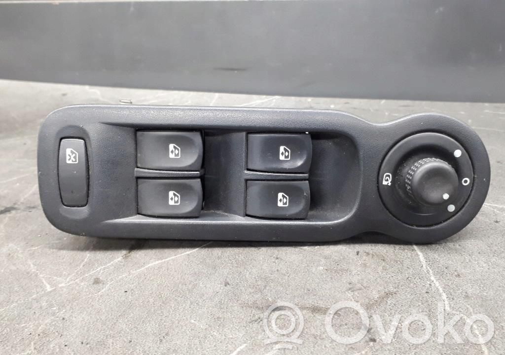 Renault Modus Quarter vent window switch 