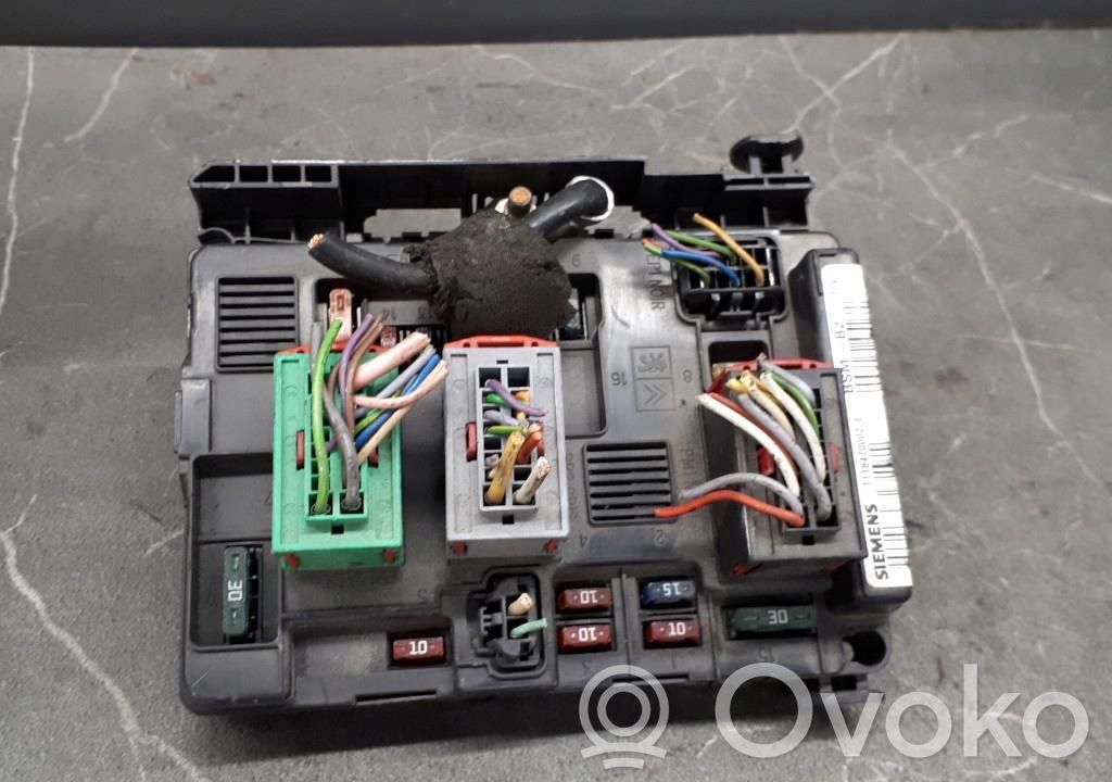 Peugeot 206 Juego de caja de fusibles 