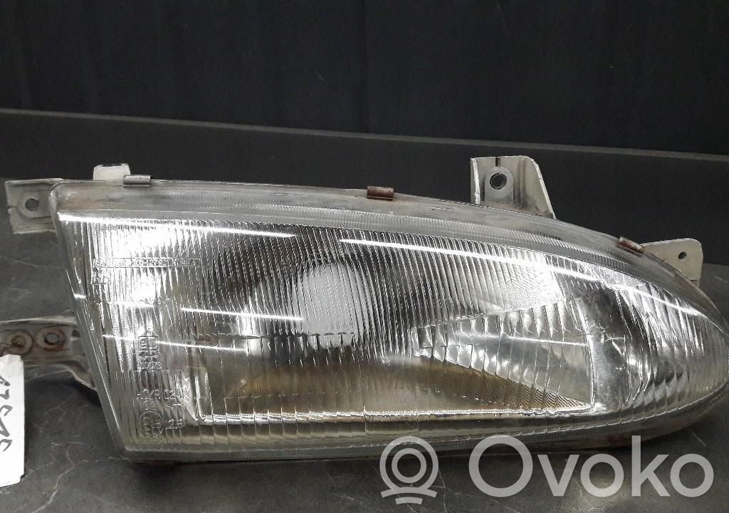 Hyundai Lantra I Lampa przednia 