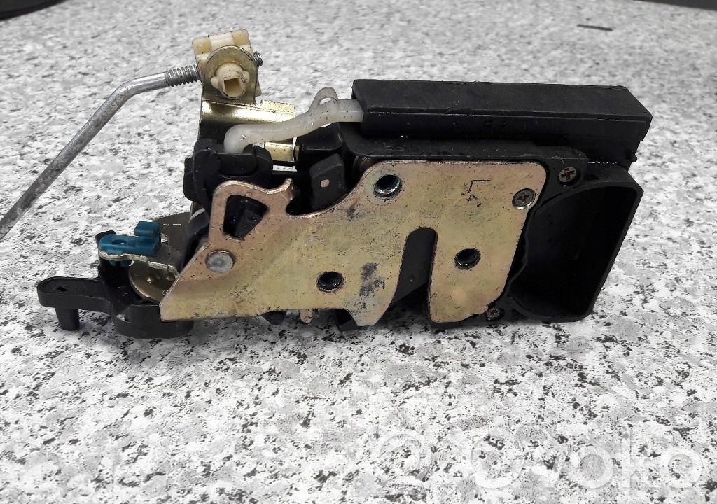 Cerradura de puerta trasera